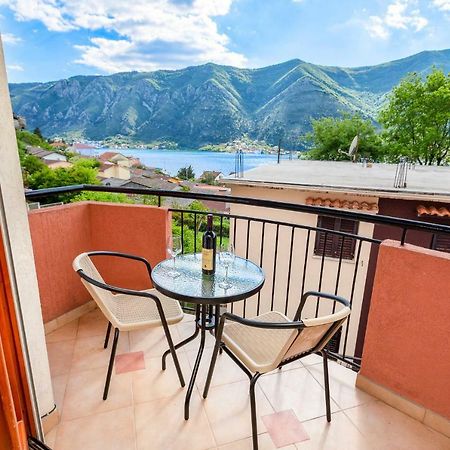 Apartments Donkovic Котор Екстериор снимка
