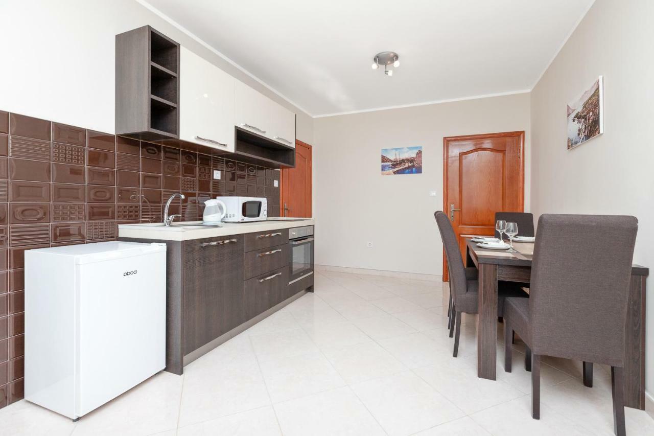 Apartments Donkovic Котор Екстериор снимка